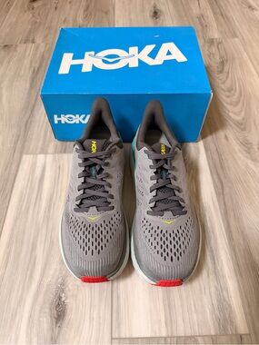 HOKA ONE ONE Clifton 7 Men’s 7.5 Wild Dove Dark Shadow Running Shoes w/ Box